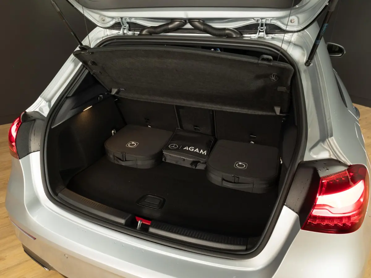 Hatchback 250 e Business Solution AMG | Panorama dak