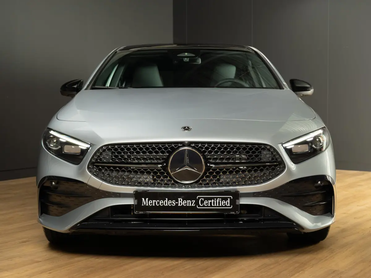 Hatchback 250 e Business Solution AMG | Panorama dak