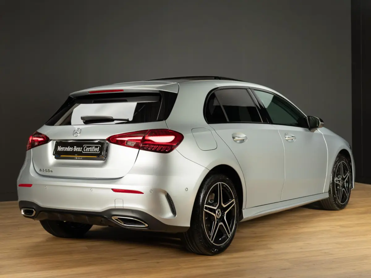 Hatchback 250 e Business Solution AMG | Panorama dak