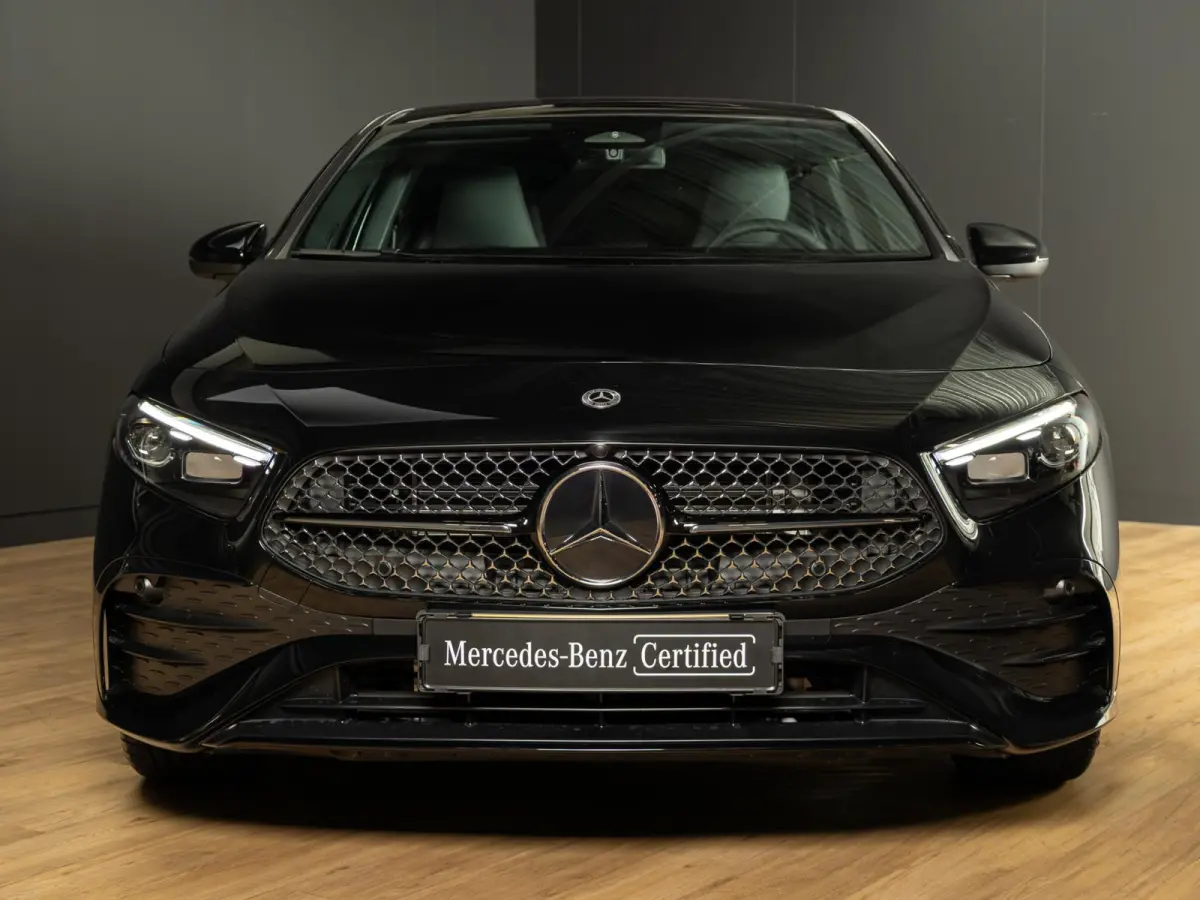 Hatchback 250 e Business Solution AMG | Panorama dak