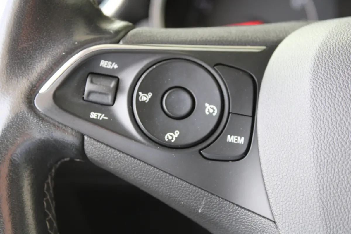 1.2 Turbo Elegance | Camera | Apple Carplay/ Android Auto | LED koplampen | Climate control |