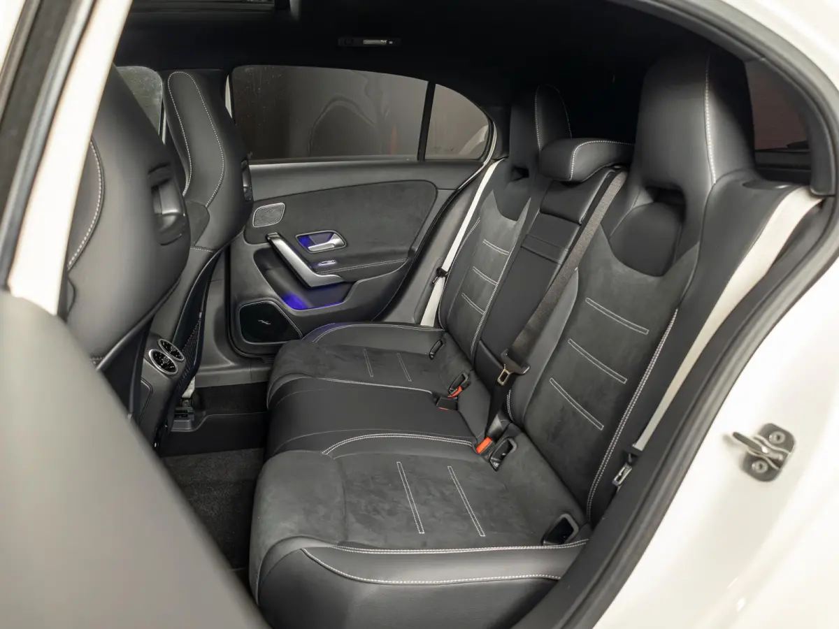 Hatchback 250 e Business Solution AMG | Premium Plus | Panorama dak