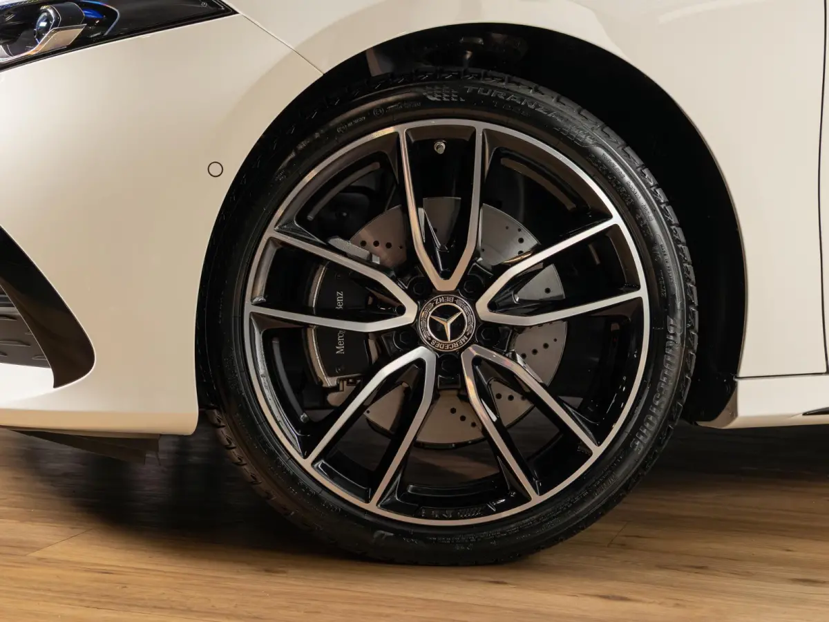 Hatchback 250 e Business Solution AMG | Premium Plus | Panorama dak
