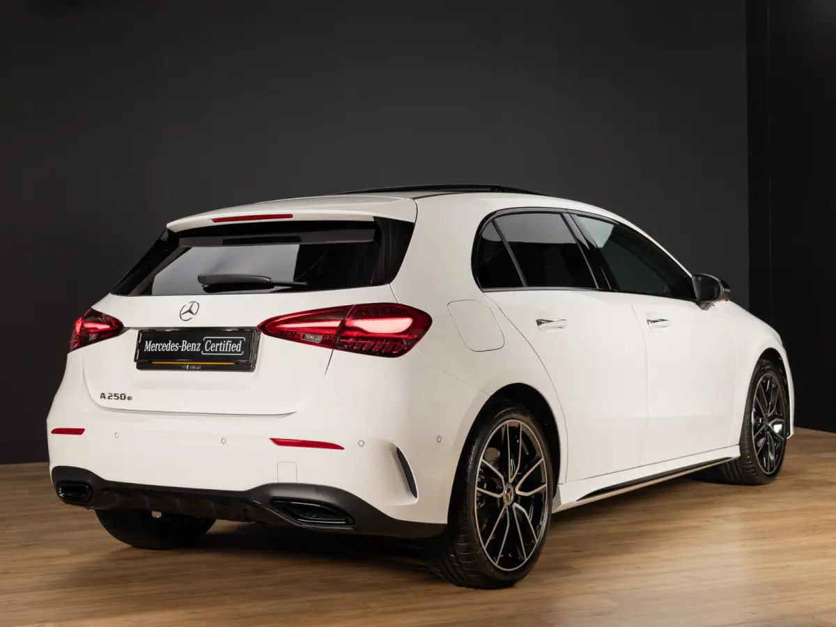 Hatchback 250 e Business Solution AMG | Premium Plus | Panorama dak