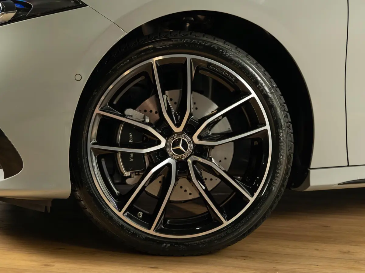 Hatchback 250 e Business Solution AMG | Premium PLUS | Panorama dak
