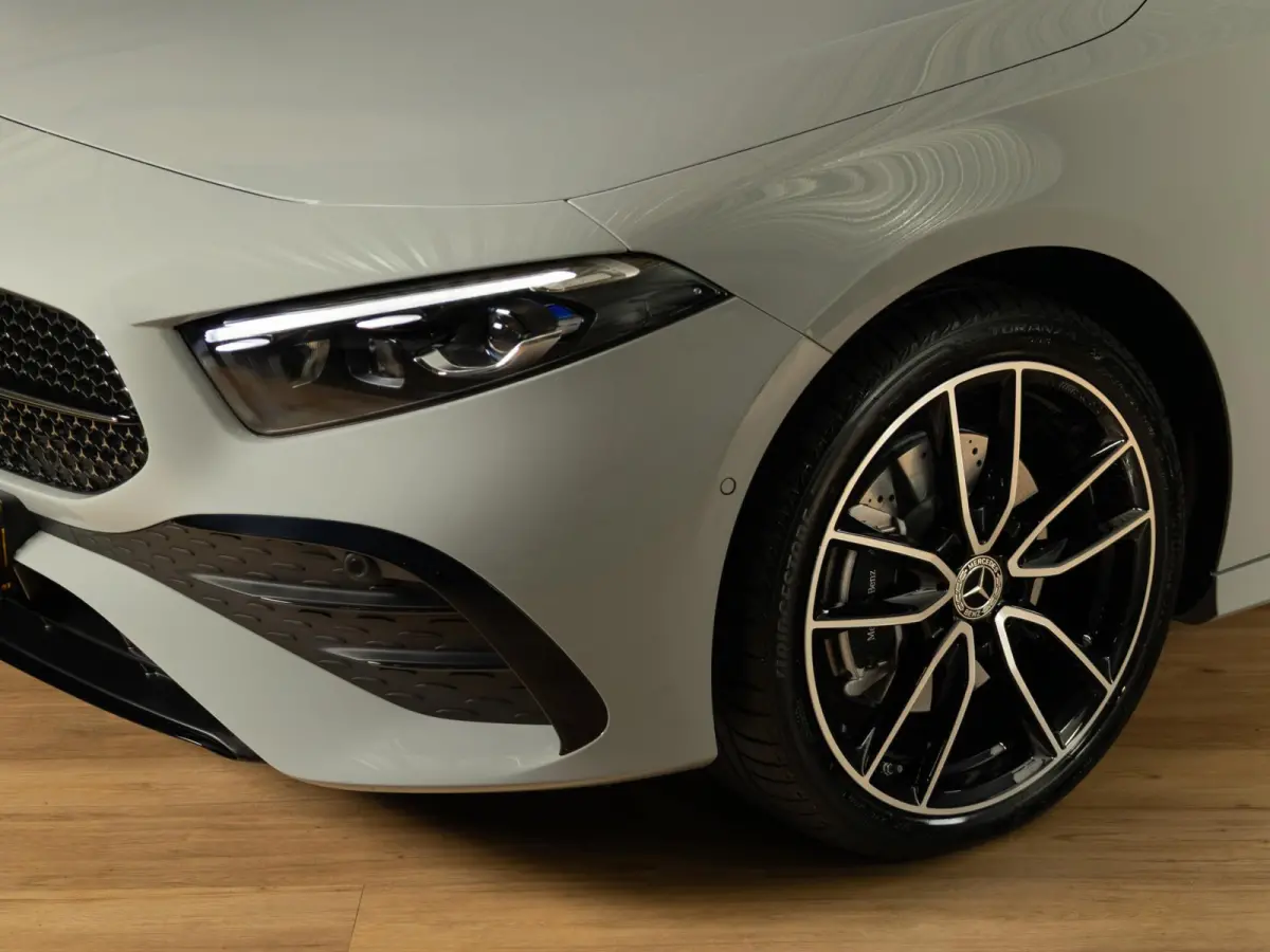 Hatchback 250 e Business Solution AMG | Premium PLUS | Panorama dak