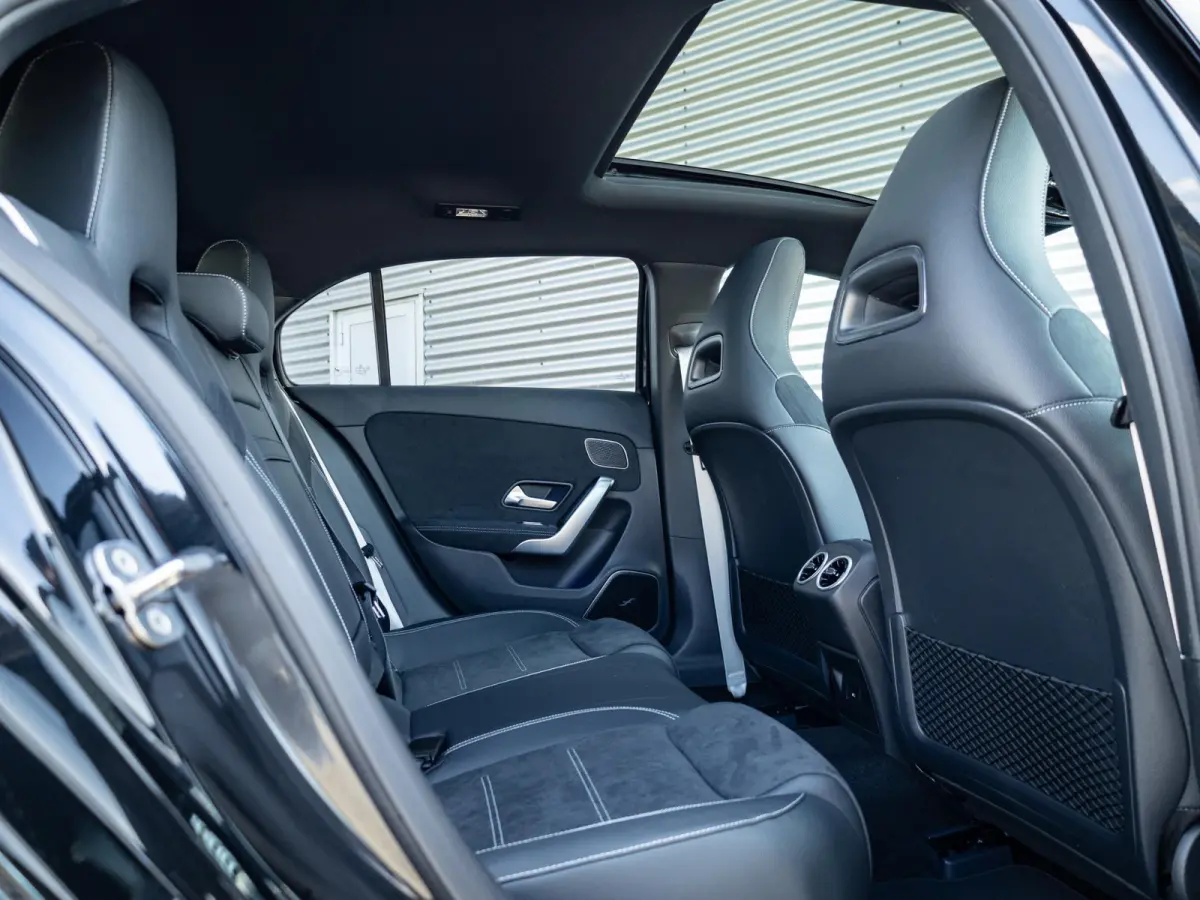Hatchback 250 e Business Solution AMG Premium PLUS | Panorama dak