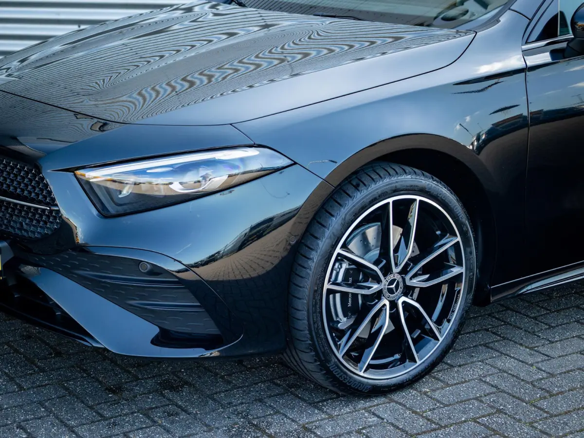 Hatchback 250 e Business Solution AMG Premium PLUS | Panorama dak