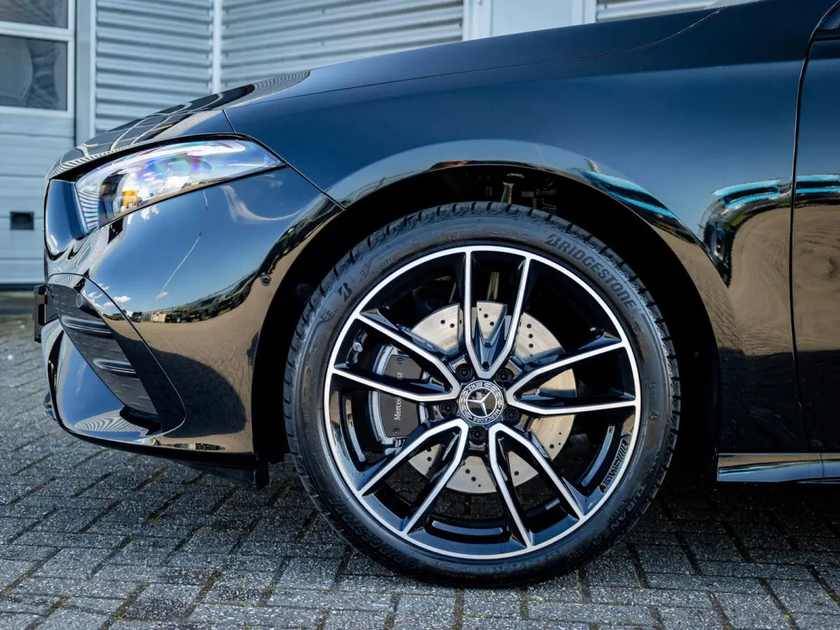Hatchback 250 e Business Solution AMG Premium PLUS | Panorama dak
