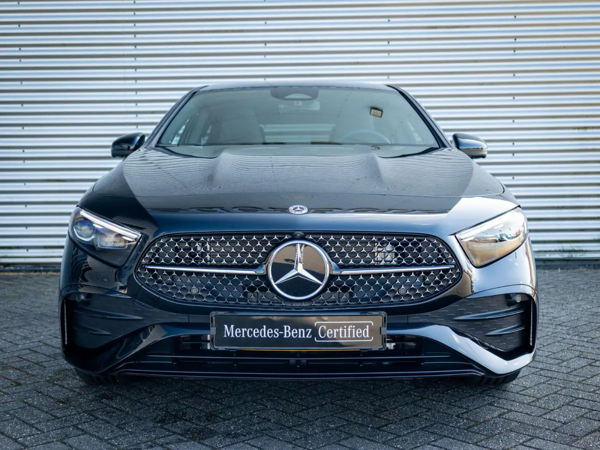 Hatchback 250 e Business Solution AMG Premium PLUS | Panorama dak