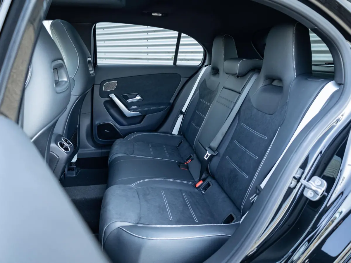 Hatchback 250 e Business Solution AMG Premium PLUS | Panorama dak
