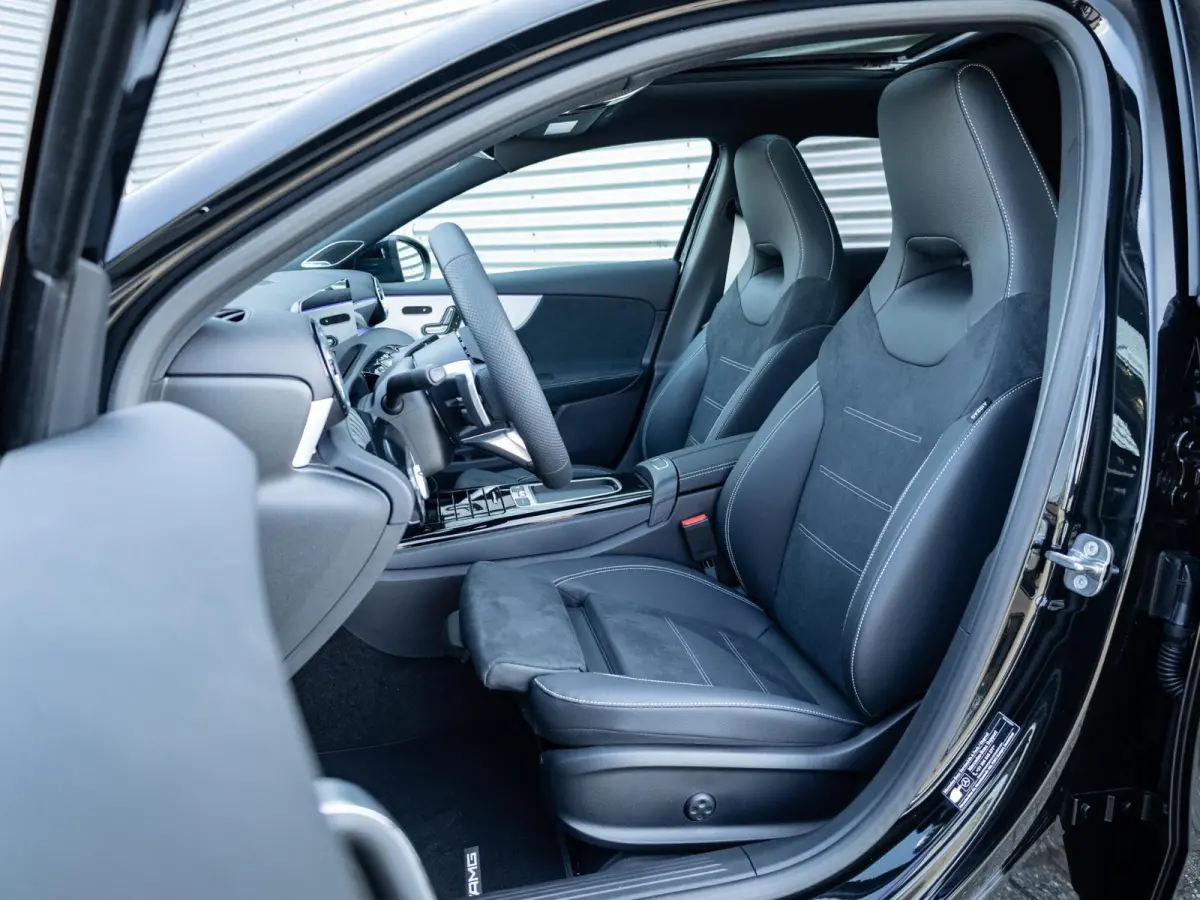 Hatchback 250 e Business Solution AMG Premium PLUS | Panorama dak