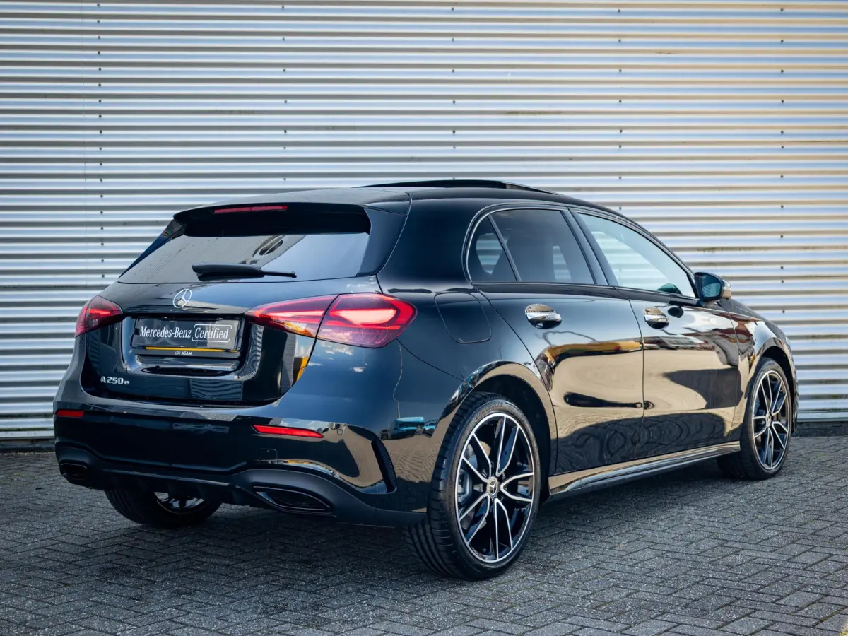 Hatchback 250 e Business Solution AMG Premium PLUS | Panorama dak