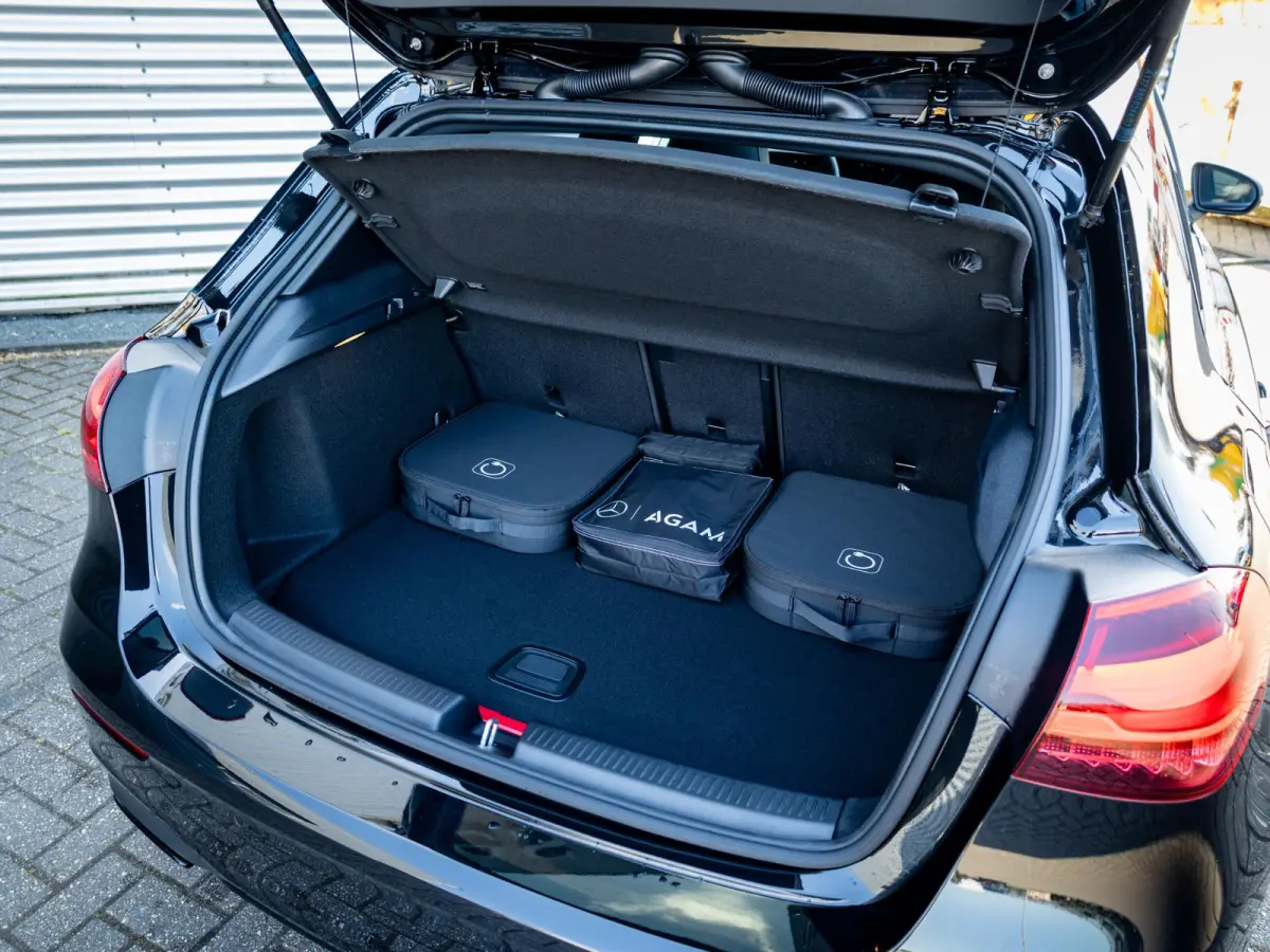 Hatchback 250 e Business Solution AMG Premium PLUS | Panorama dak