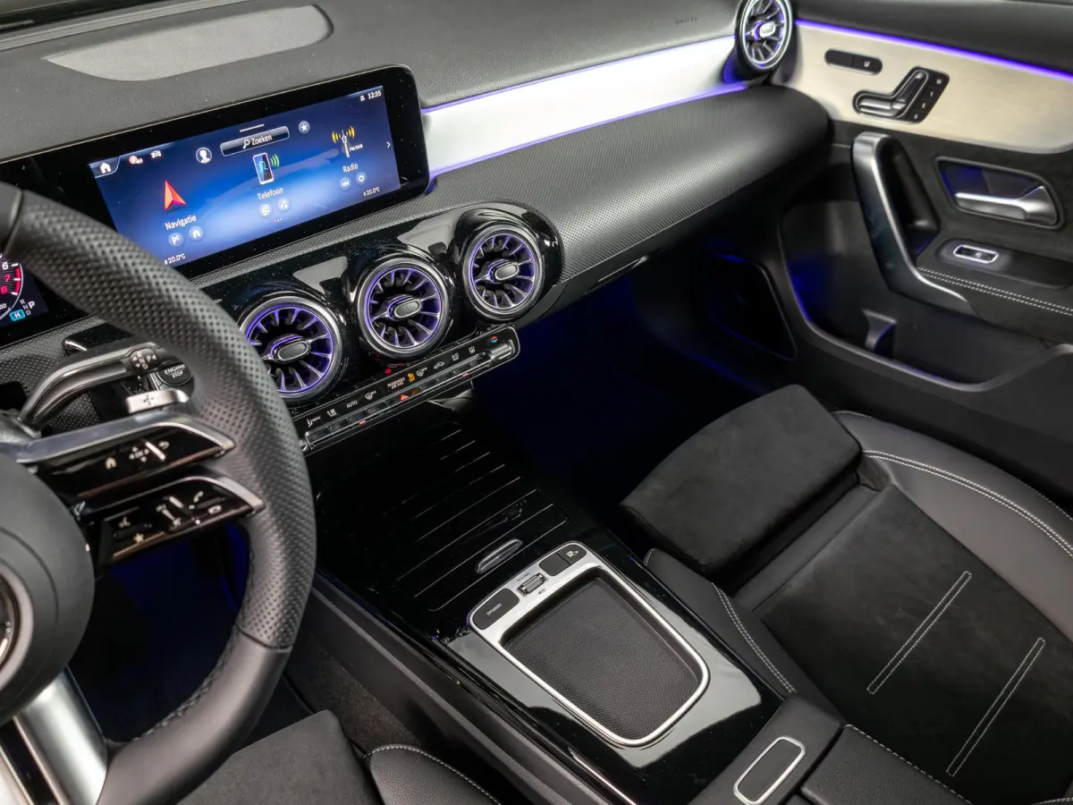 Hatchback 250 e Business Solution AMG | Premium PLUS | Panorama dak