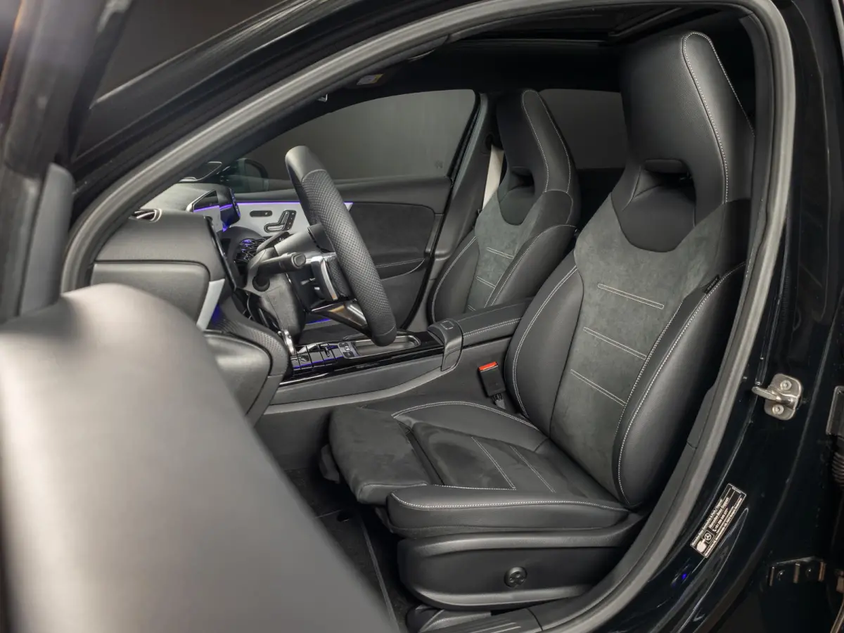 Hatchback 250 e Business Solution AMG | Premium PLUS | Panorama dak