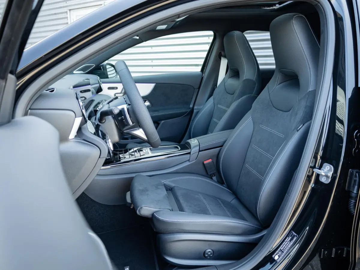 Hatchback 250 e Business Solution AMG Premium PLUS | Panorama dak