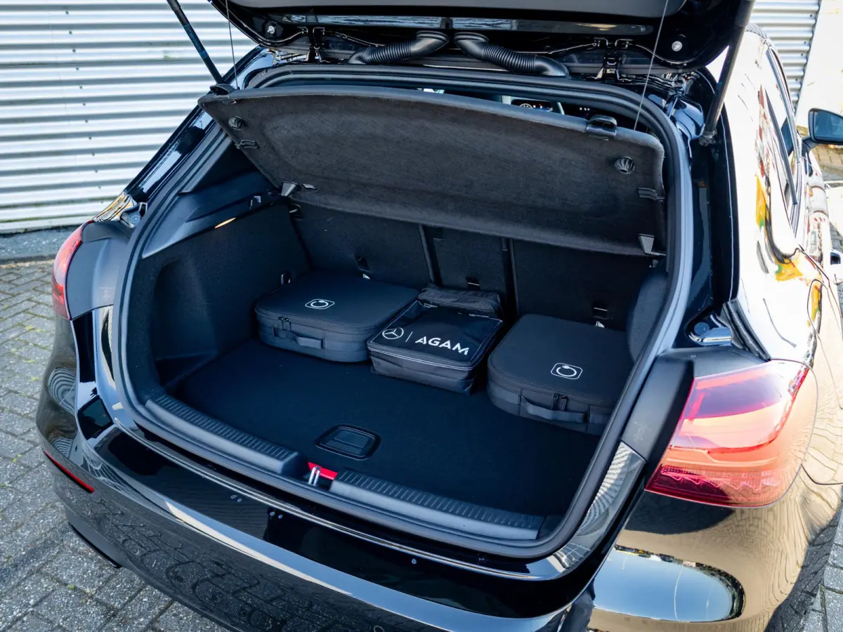 Hatchback 250 e Business Solution AMG Premium PLUS | Panorama dak