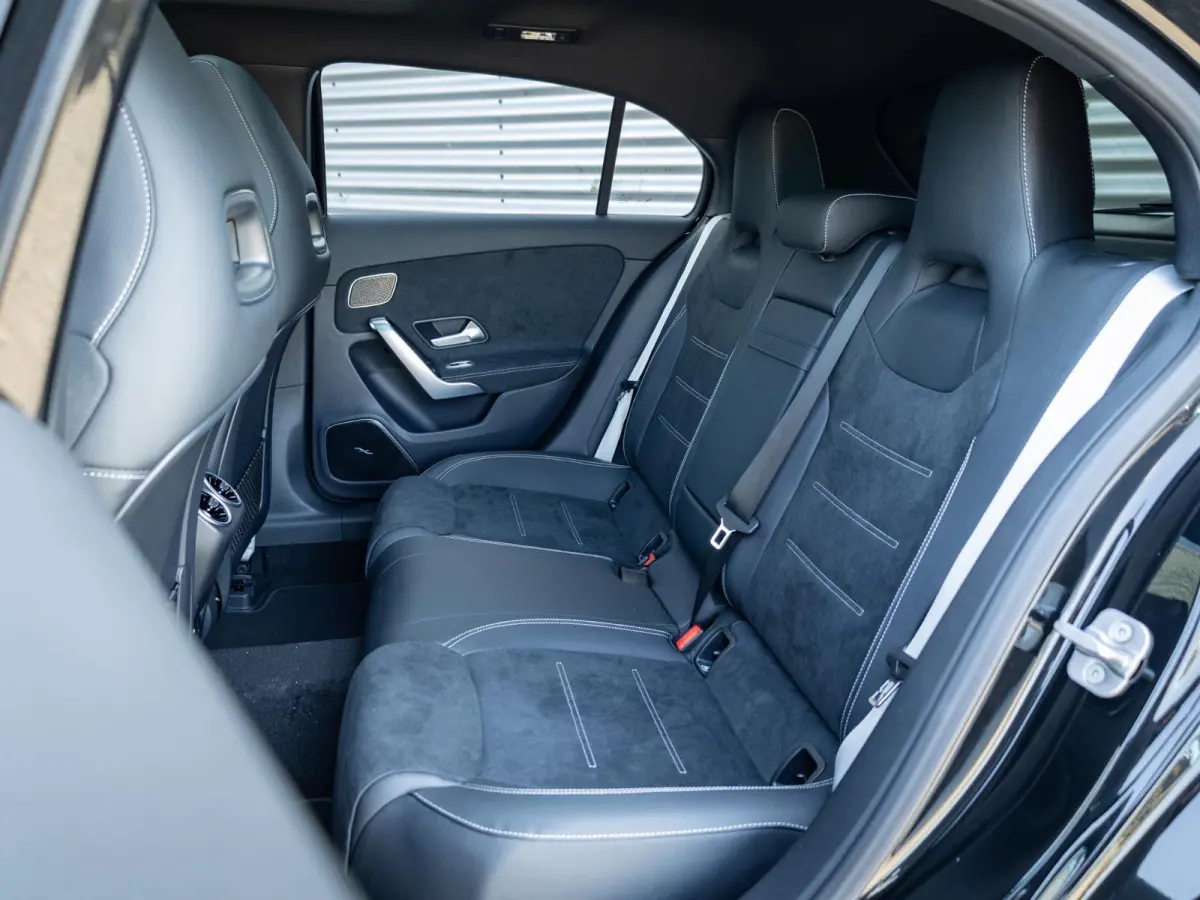 Hatchback 250 e Business Solution AMG Premium PLUS | Panorama dak