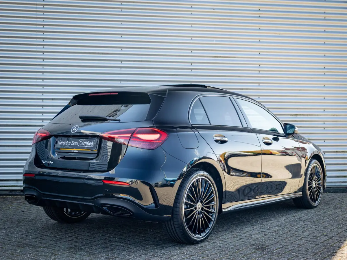 Hatchback 250 e Business Solution AMG Premium PLUS | Panorama dak