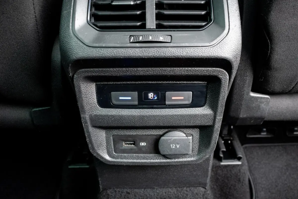1.5 TSI ACT Highline R-Line|PANO|ADAPT. CRUISE|STOELVERWARMING|ELEK. KLEP