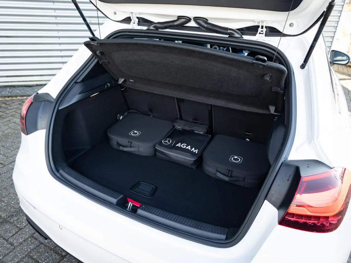 Hatchback 250 e Business Solution AMG Premium PLUS | Panorama dak