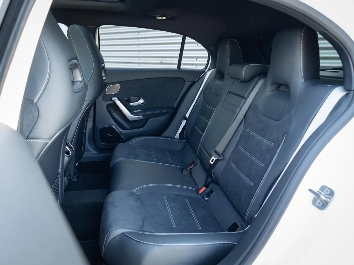 Hatchback 250 e Business Solution AMG Premium PLUS | Panorama dak