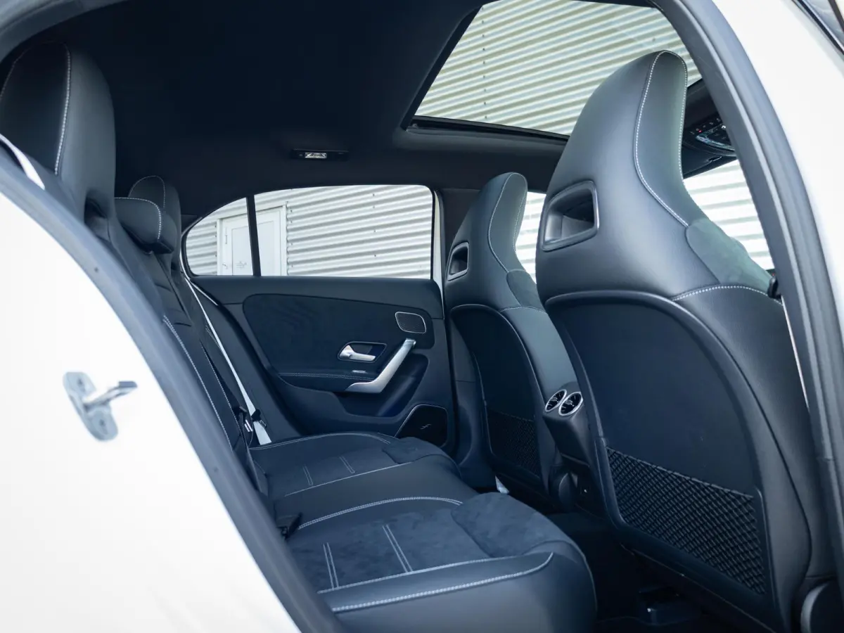 Hatchback 250 e Business Solution AMG Premium PLUS | Panorama dak