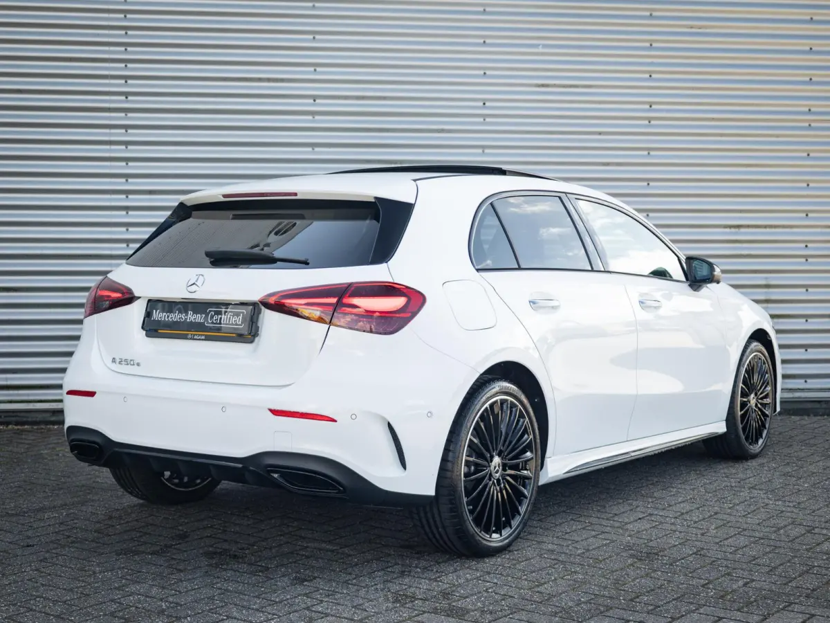 Hatchback 250 e Business Solution AMG Premium PLUS | Panorama dak