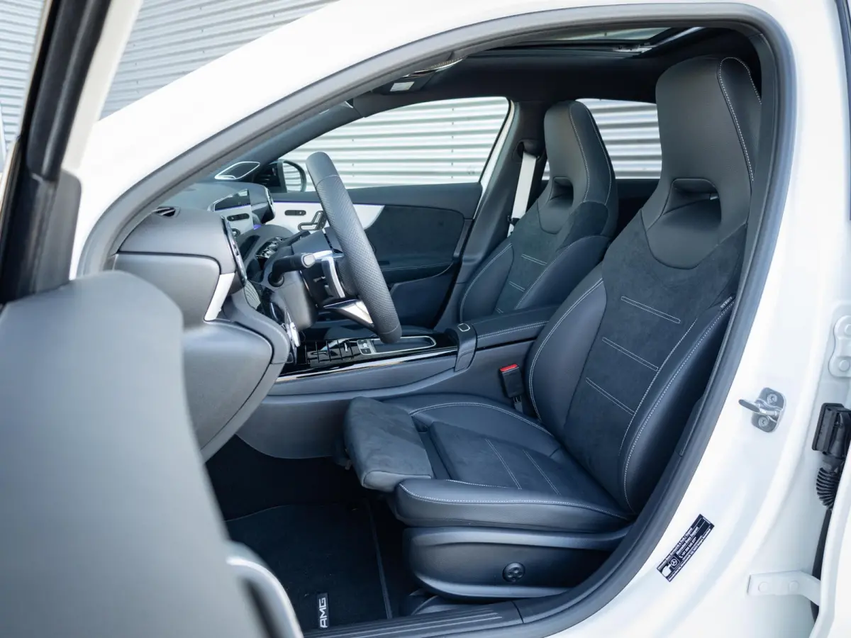 Hatchback 250 e Business Solution AMG Premium PLUS | Panorama dak