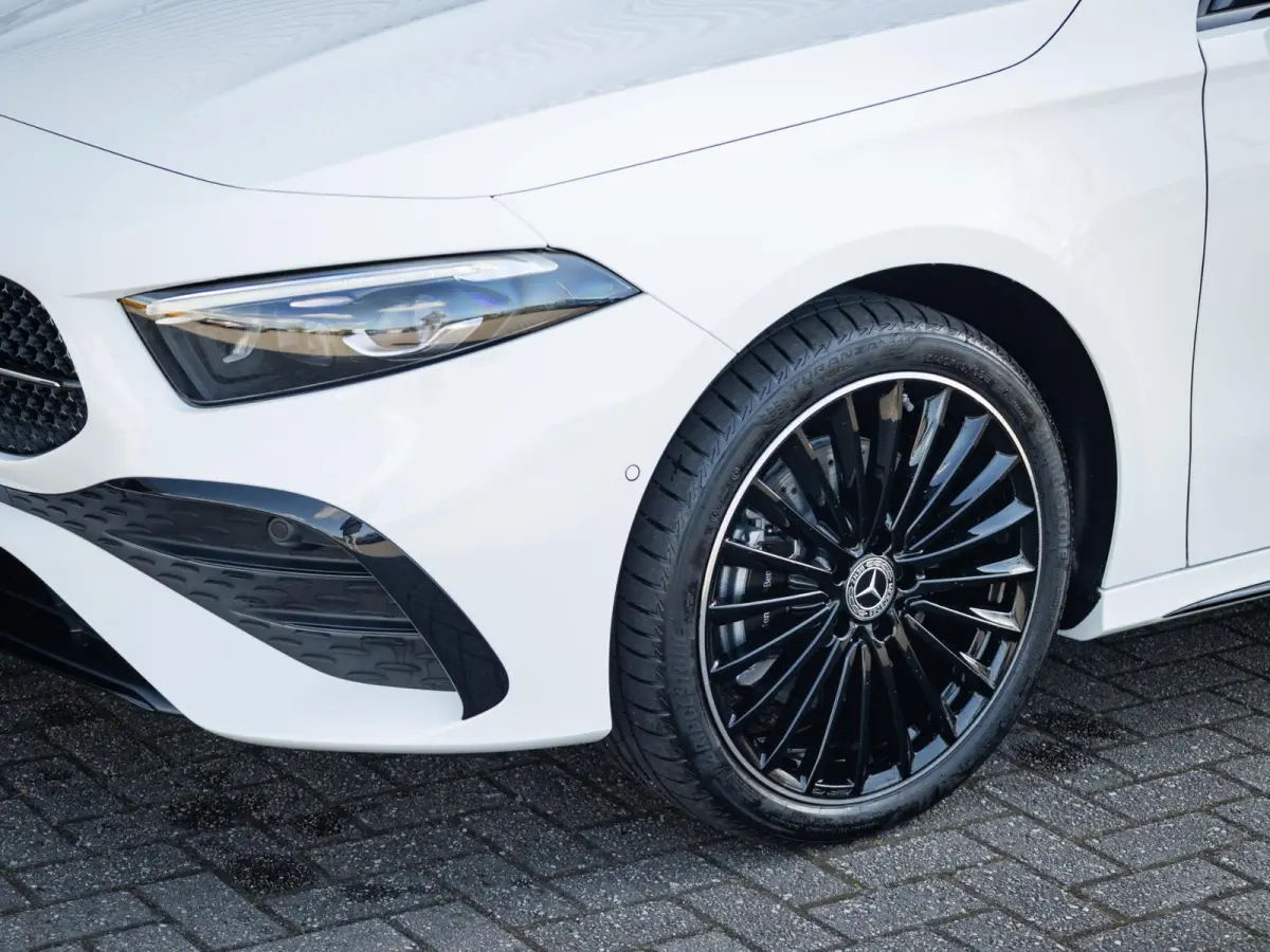 Hatchback 250 e Business Solution AMG Premium PLUS | Panorama dak
