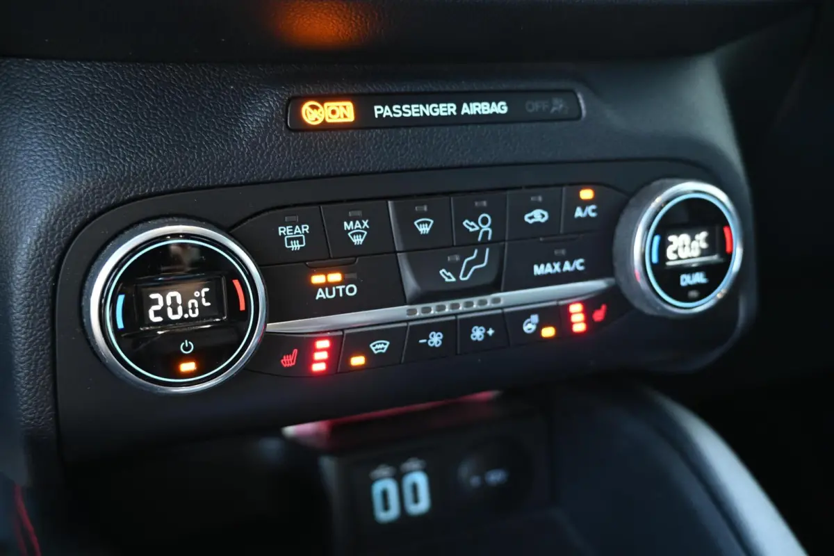 2.5 FHEV ST-Line X|Panoramadak|Trekhaak|Carplay