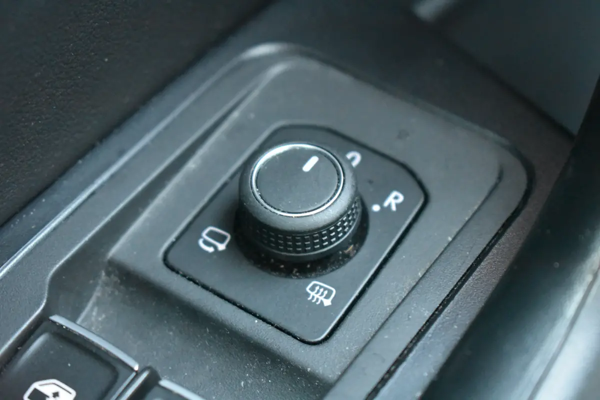 1.0 110PK TSI R-Line | ACC | Digital Cockpit Pro | Extra getint glas achter | App Connect | Dode-hoek detectie |