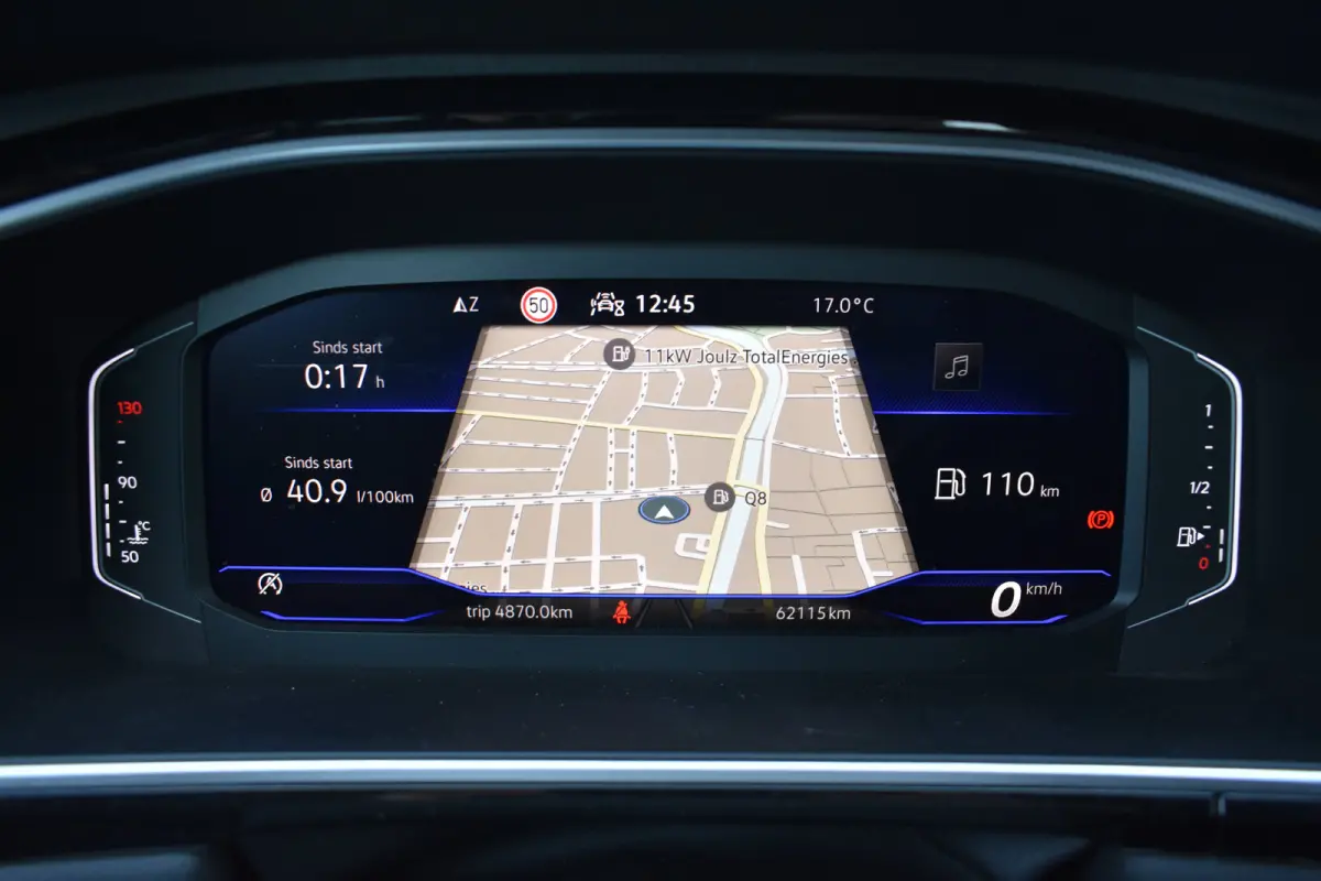1.0 110PK TSI R-Line | ACC | Digital Cockpit Pro | Extra getint glas achter | App Connect | Dode-hoek detectie |