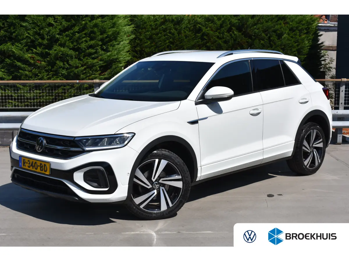 1.0 110PK TSI R-Line | ACC | Digital Cockpit Pro | Extra getint glas achter | App Connect | Dode-hoek detectie |