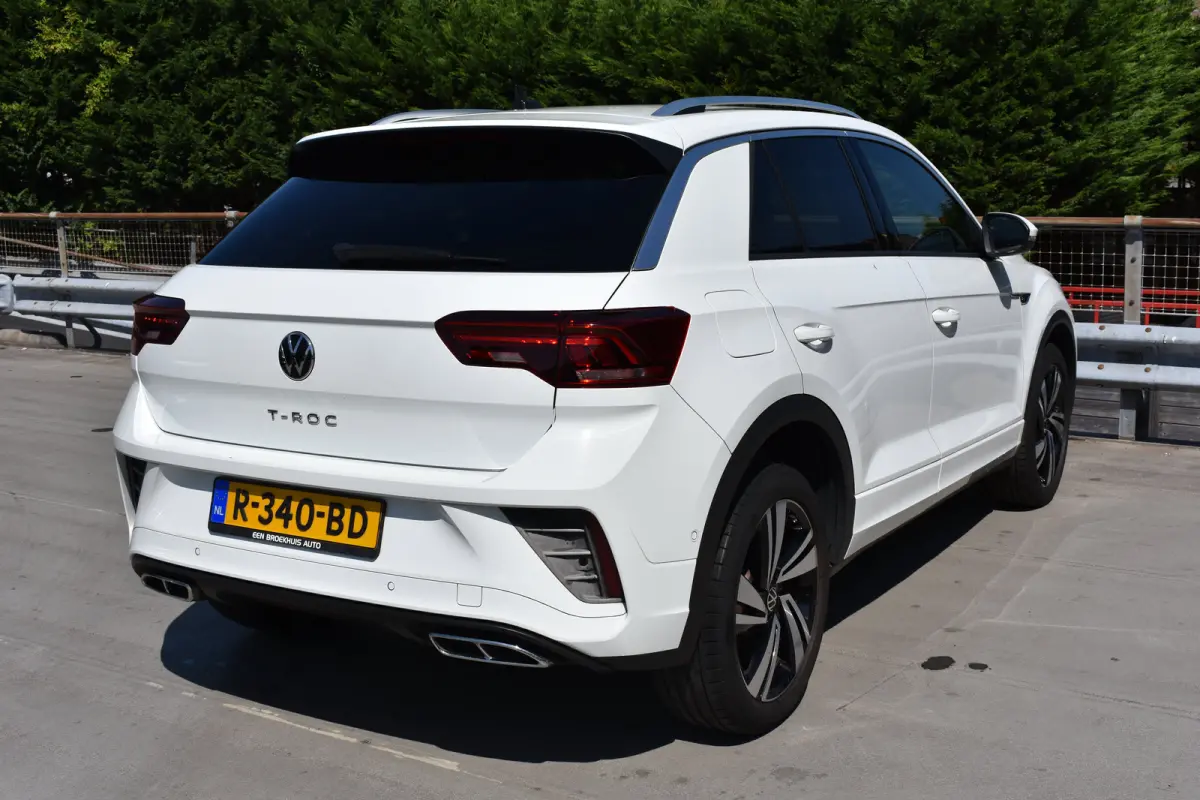 1.0 110PK TSI R-Line | ACC | Digital Cockpit Pro | Extra getint glas achter | App Connect | Dode-hoek detectie |