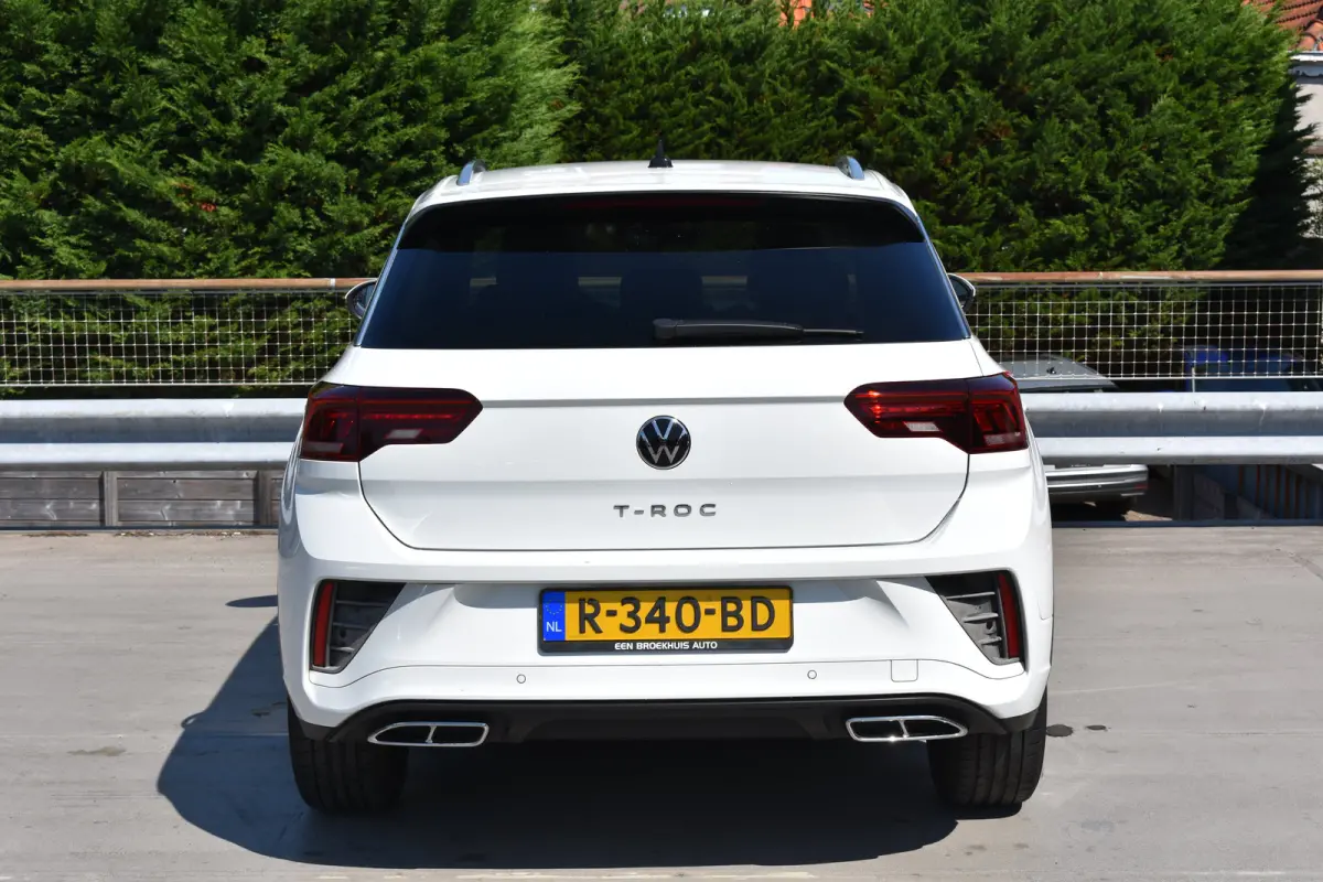 1.0 110PK TSI R-Line | ACC | Digital Cockpit Pro | Extra getint glas achter | App Connect | Dode-hoek detectie |