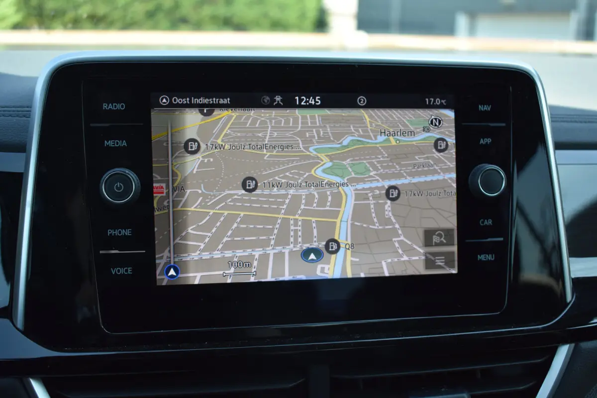 1.0 110PK TSI R-Line | ACC | Digital Cockpit Pro | Extra getint glas achter | App Connect | Dode-hoek detectie |