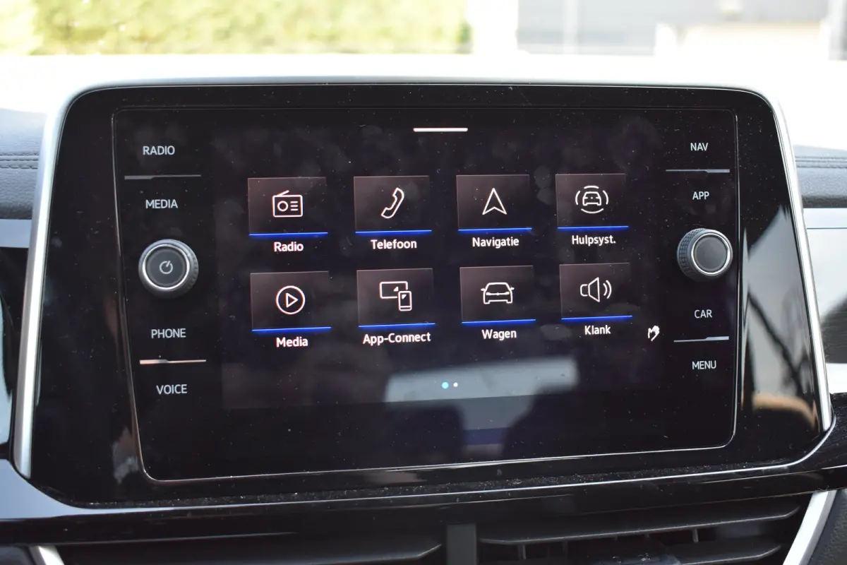 1.0 110PK TSI R-Line | ACC | Digital Cockpit Pro | Extra getint glas achter | App Connect | Dode-hoek detectie |