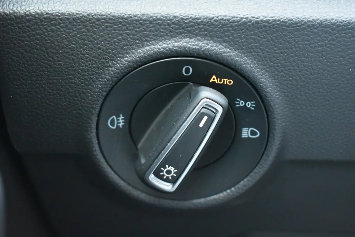 1.0 110PK TSI R-Line | ACC | Digital Cockpit Pro | Extra getint glas achter | App Connect | Dode-hoek detectie |