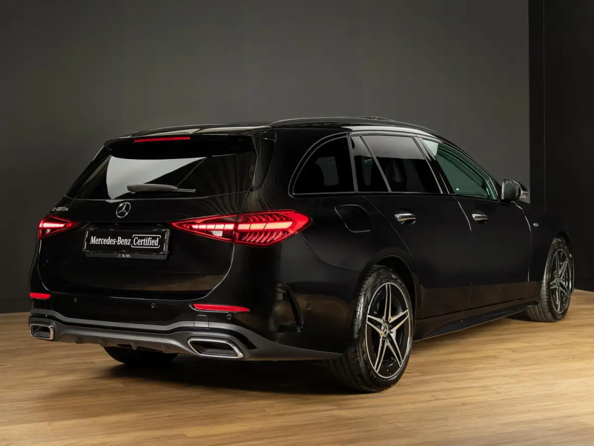300e Business Solution AMG Premium PLUS | Panorama dak | Trekhaak