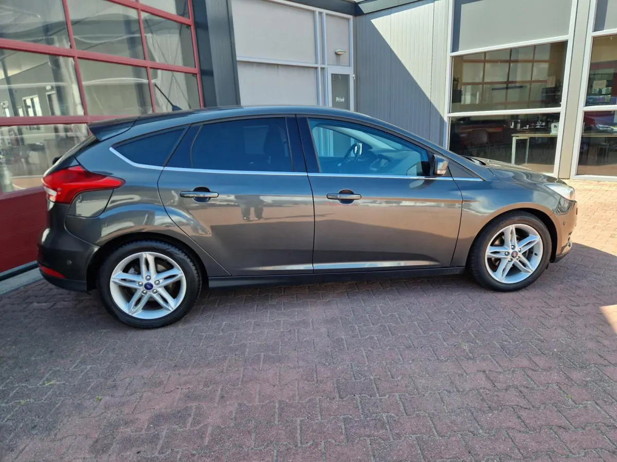 1.0 Titanium 12 MND BOVAG GAR|NAVI|CAMERA|ECC|CR. CONTR|APPLE CARPLAY