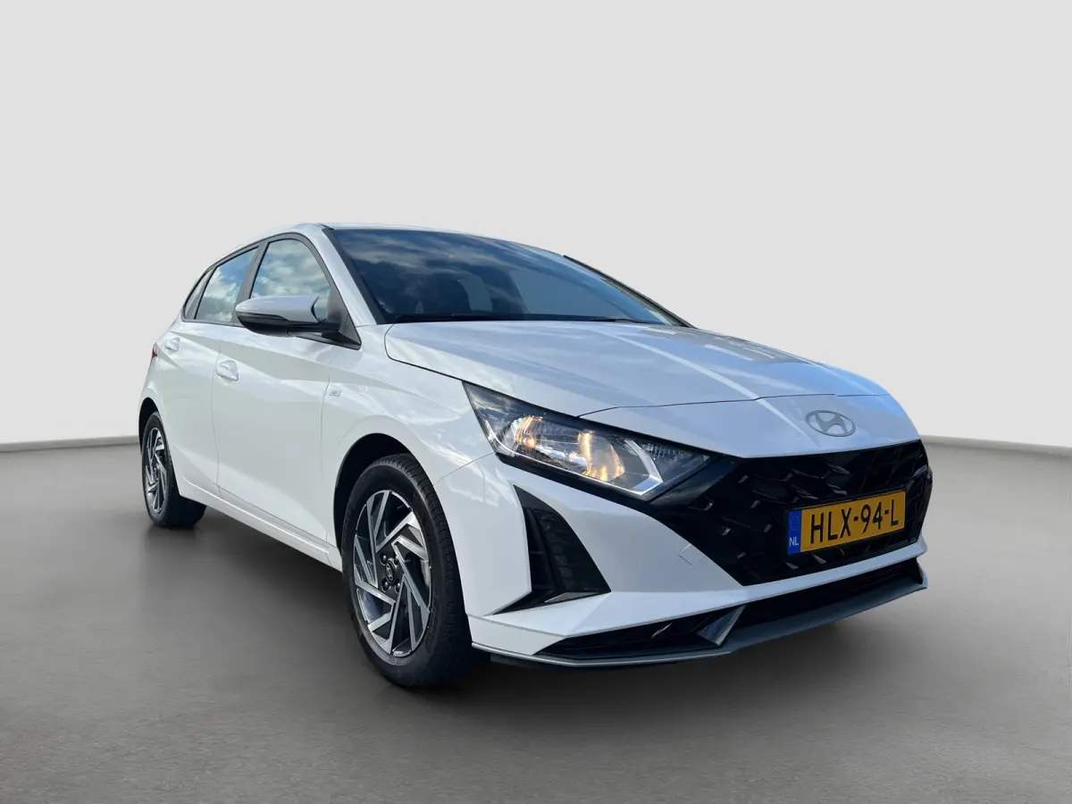 1.0 T-GDI 100pk Comfort | Airco | Camera | Carplay | Cruise control | Dodehoek detectie | Navigatie | Parkeersensoren | Digitaal cockpit | Lichtmetalen velgen
