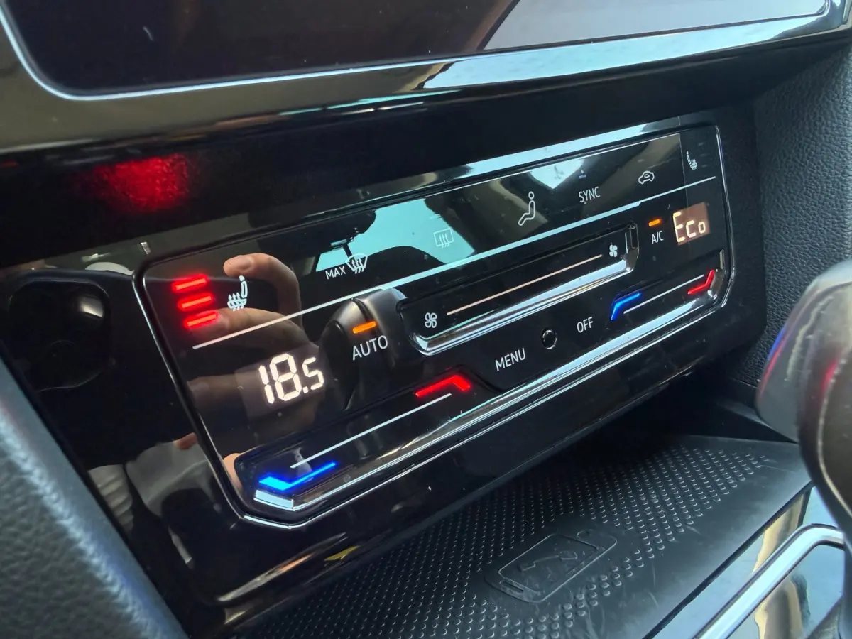1.4 TSI PHEV GTE * Trekhaak * AUTOMAAT * Parkeercamera * Head-up Display *