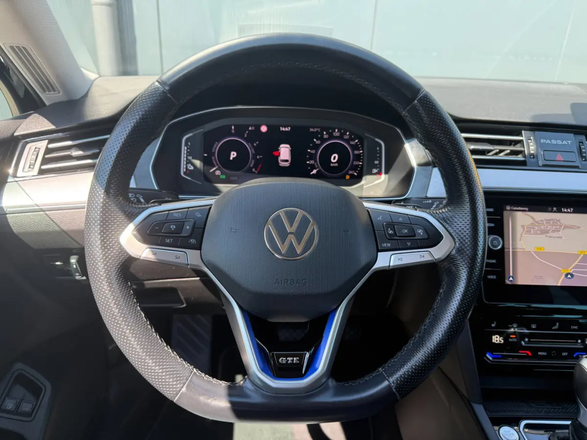 1.4 TSI PHEV GTE * Trekhaak * AUTOMAAT * Parkeercamera * Head-up Display *