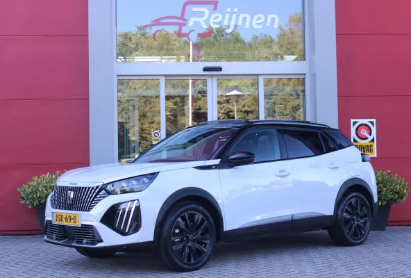 EV GT PACK 156PK 54 kWh | PANORAMISCH SCHUIF/KANTEL DAK | ALCANTARA EXECUTIVE INTERIOR INCL. VERWARMBARE VOORSTOELEN EN ELEKTRISCH VERSTELBARE BESTUURDERSSTOEL MET MASSAGE FUNCTIE | 18" LICH