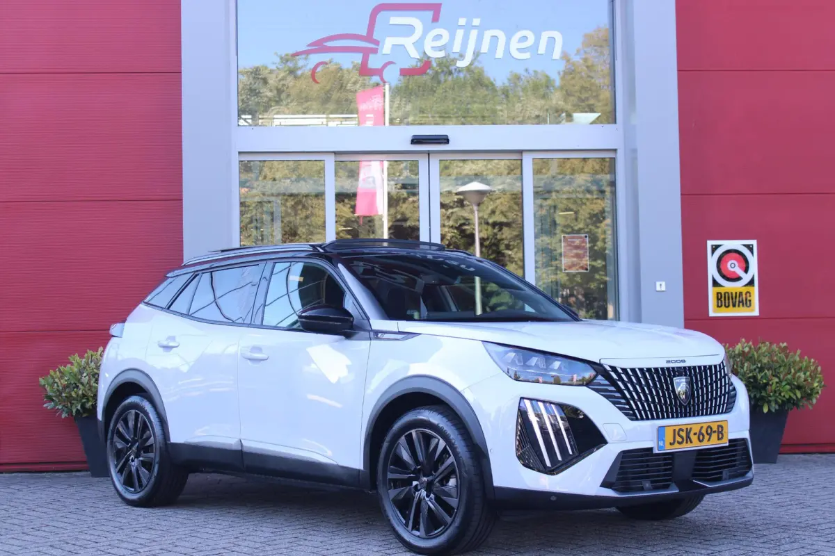 EV GT PACK 156PK 54 kWh | PANORAMISCH SCHUIF/KANTEL DAK | ALCANTARA EXECUTIVE INTERIOR INCL. VERWARMBARE VOORSTOELEN EN ELEKTRISCH VERSTELBARE BESTUURDERSSTOEL MET MASSAGE FUNCTIE | 18" LICH