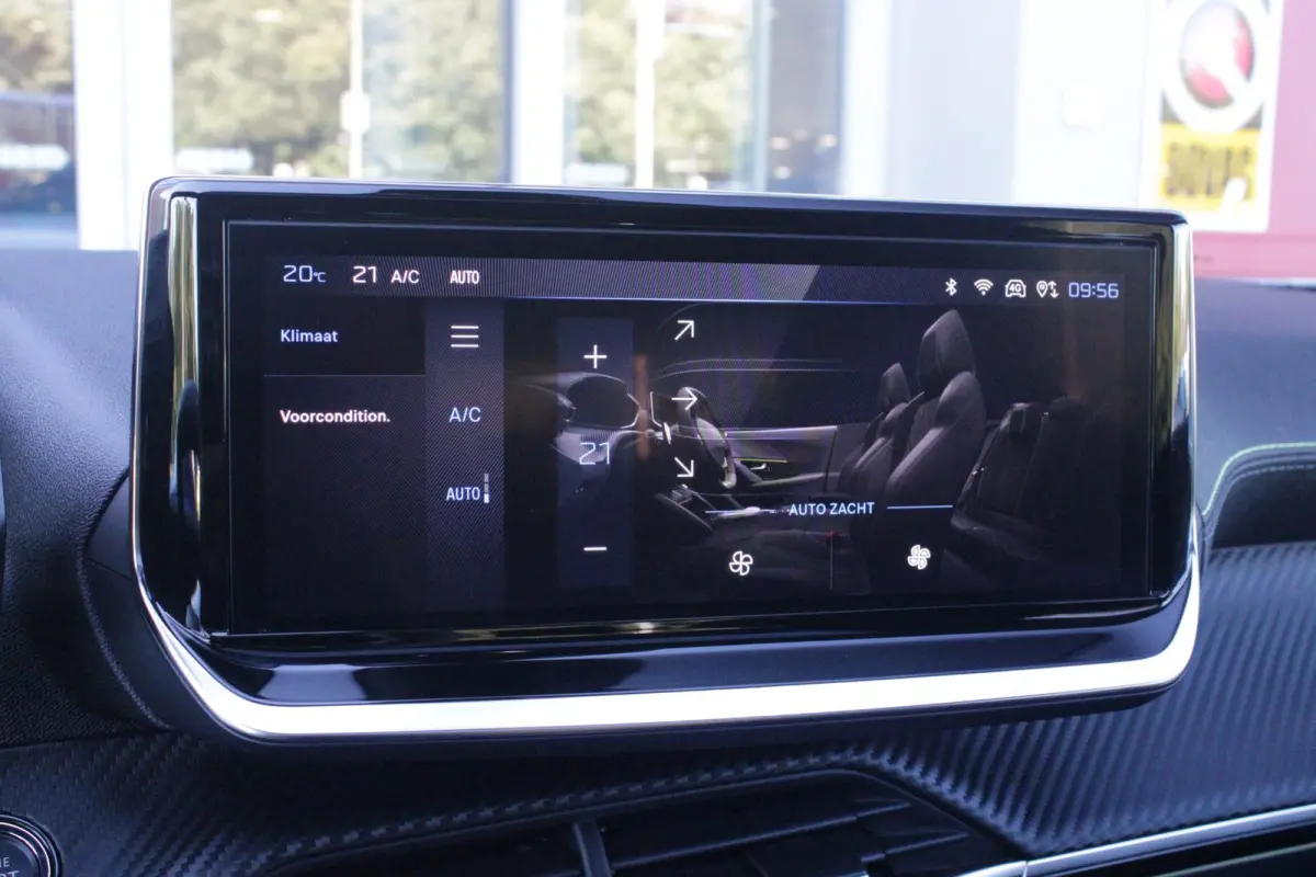 EV GT PACK 156PK 54 kWh | PANORAMISCH SCHUIF/KANTEL DAK | ALCANTARA EXECUTIVE INTERIOR INCL. VERWARMBARE VOORSTOELEN EN ELEKTRISCH VERSTELBARE BESTUURDERSSTOEL MET MASSAGE FUNCTIE | 18" LICH