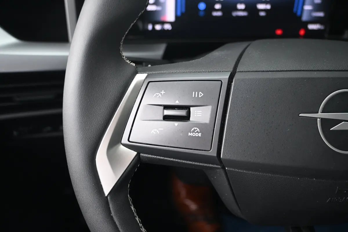 1.2 Turbo Hybrid Edition 145pk | Tot 8 Jaar Garantie! | Navigatie | Achteruitrijcamera | Comfortstoelen | Stoel/Stuurverwarming | Climate Control | !!