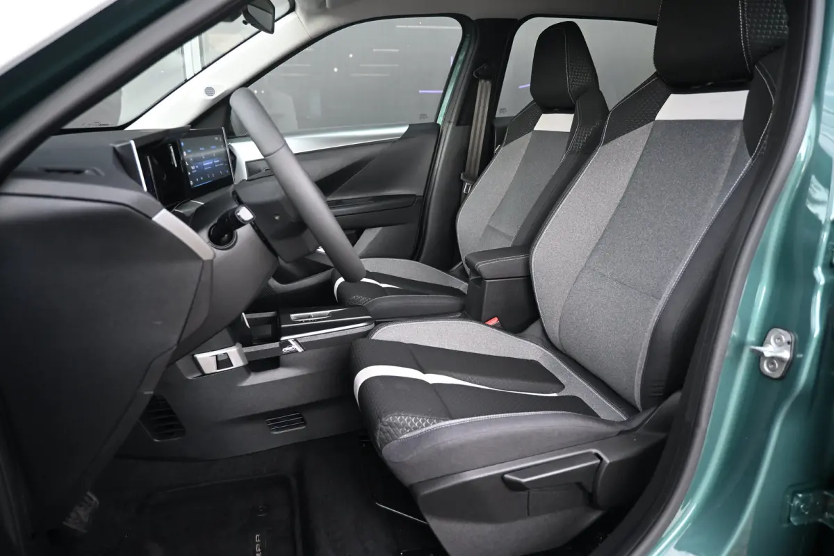 1.2 Turbo Hybrid Edition 145pk | Tot 8 Jaar Garantie! | Navigatie | Achteruitrijcamera | Comfortstoelen | Stoel/Stuurverwarming | Climate Control | !!